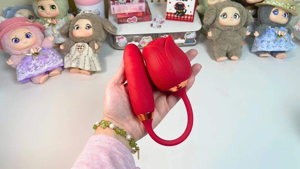 hoa hồng rung thụt kết hợp hút mút 2 điểm